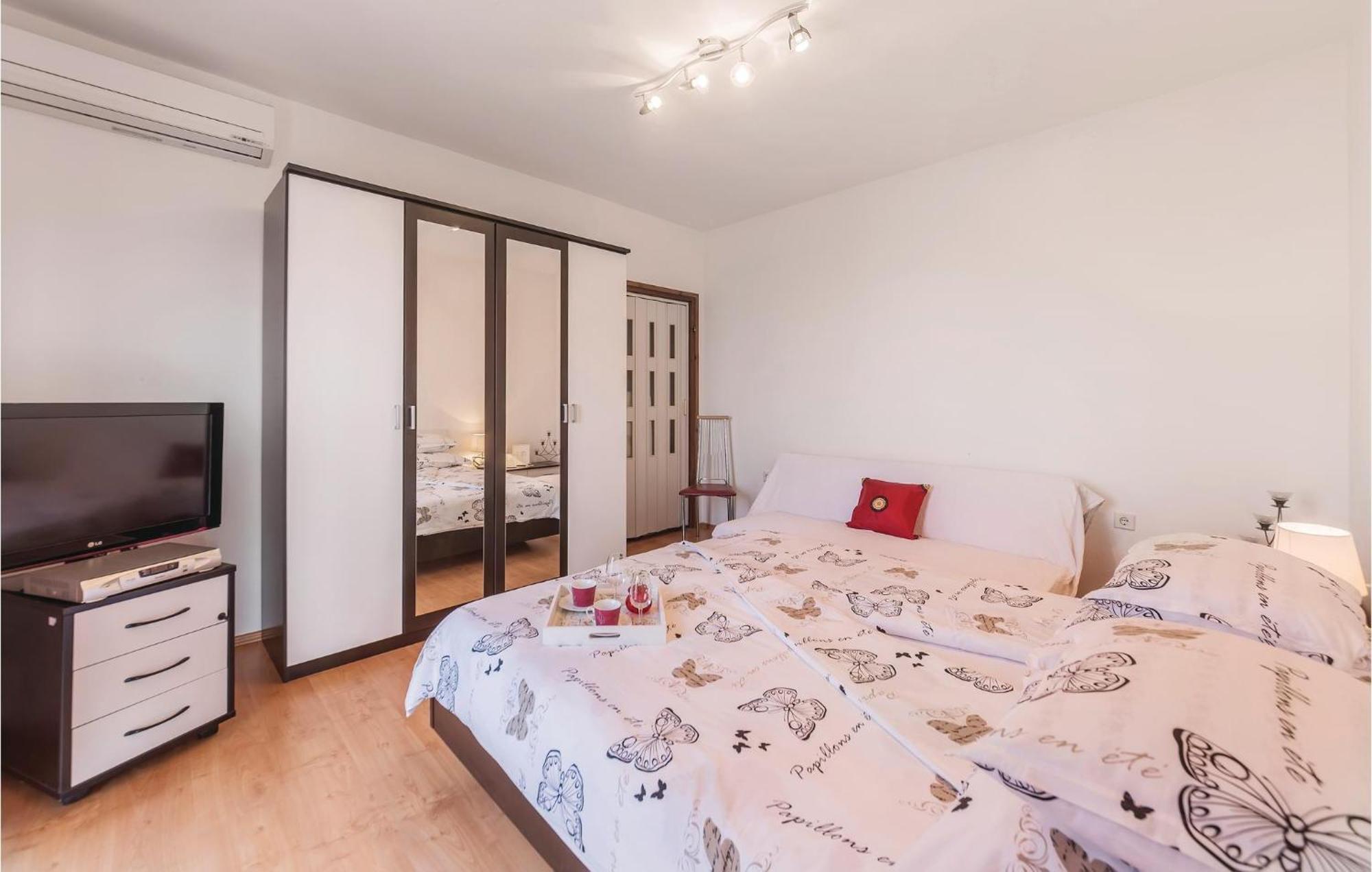 Pet Friendly Apartment In Koromacno With Wifi Dış mekan fotoğraf