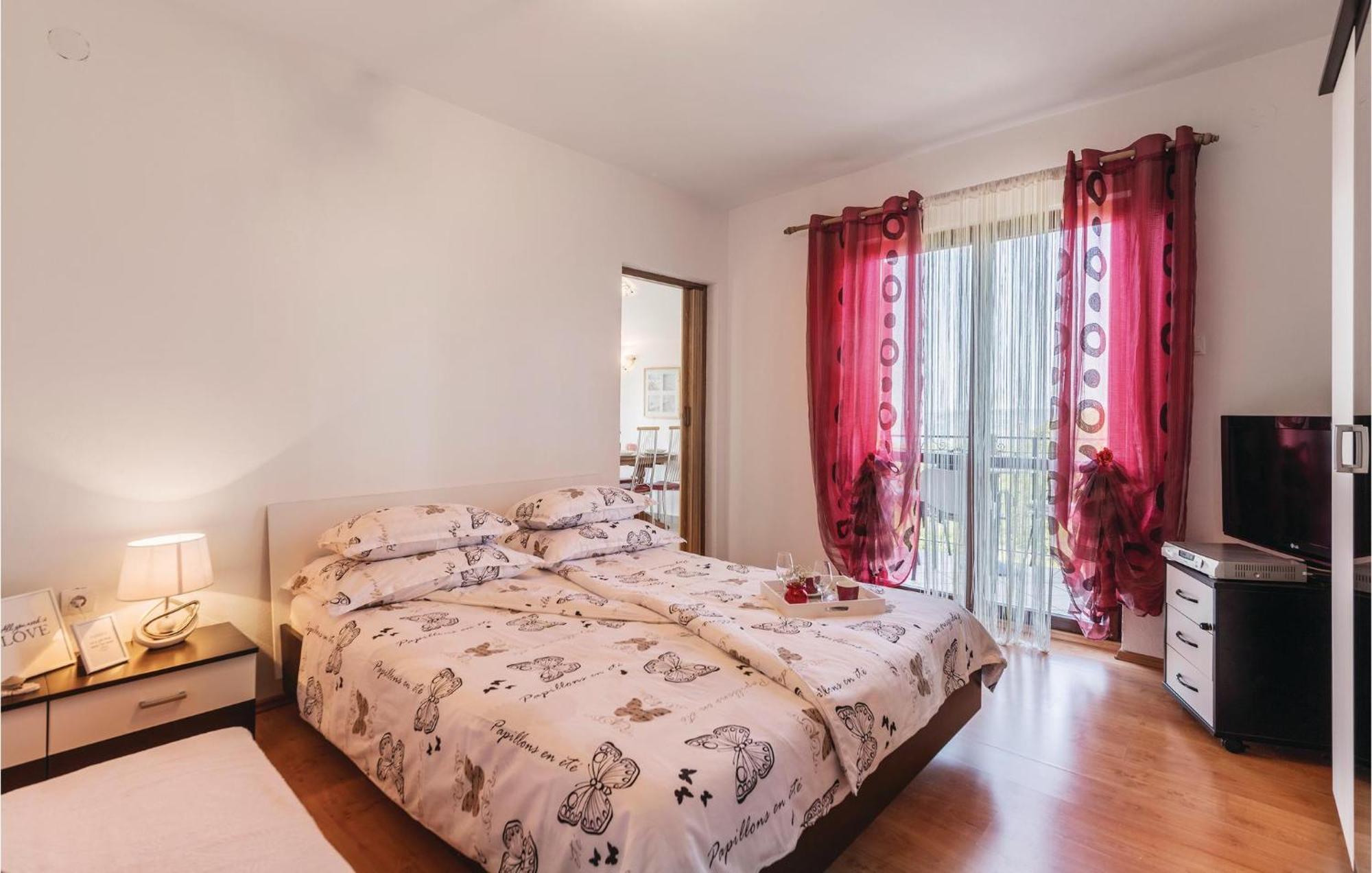 Pet Friendly Apartment In Koromacno With Wifi Dış mekan fotoğraf