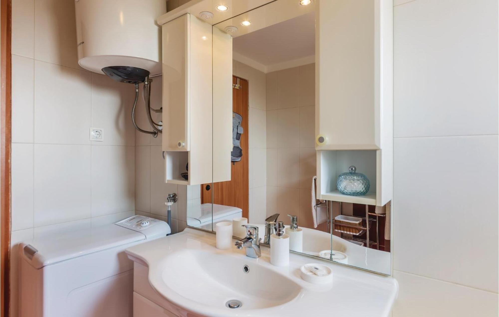 Pet Friendly Apartment In Koromacno With Wifi Dış mekan fotoğraf