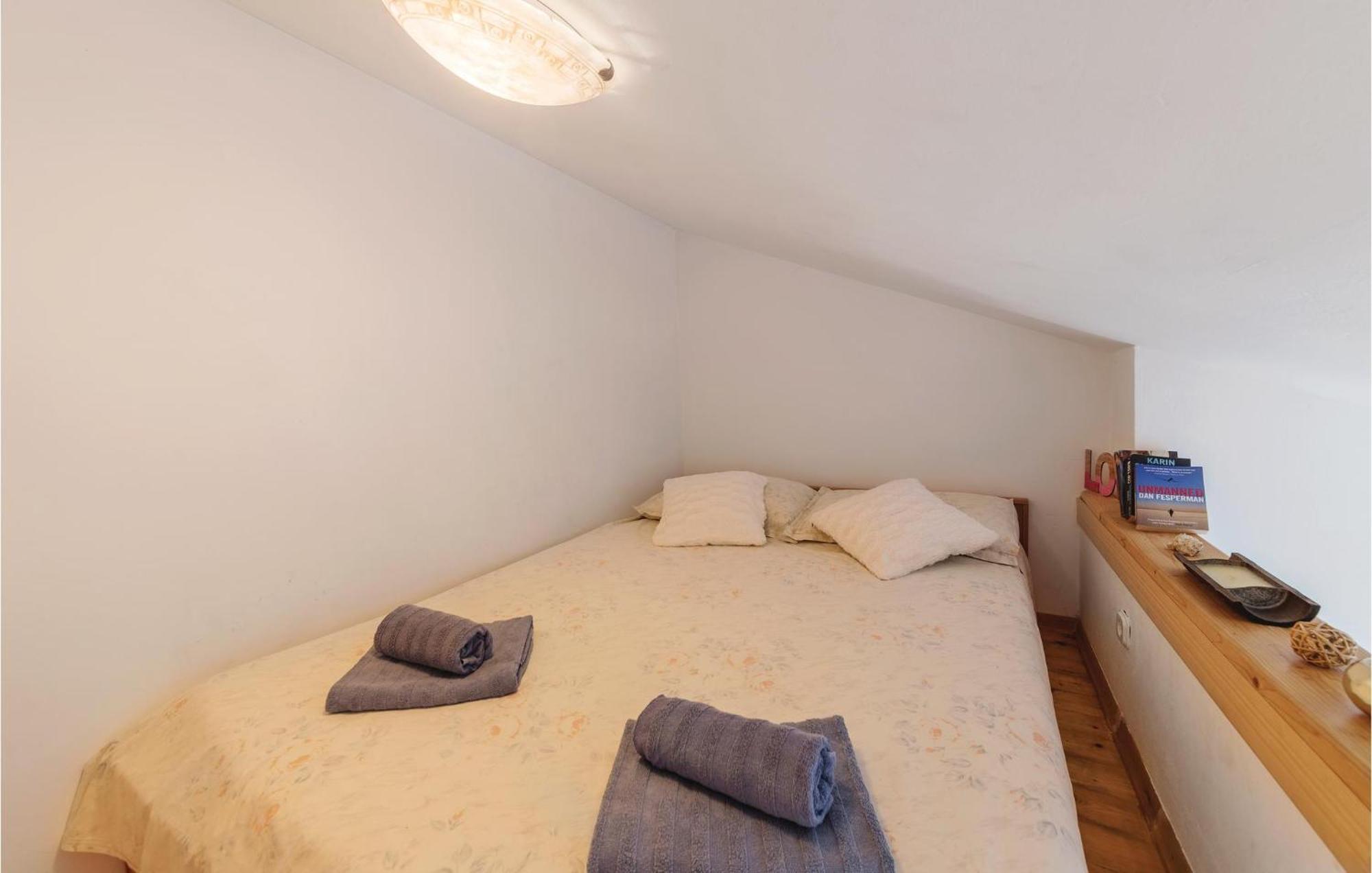 Pet Friendly Apartment In Koromacno With Wifi Dış mekan fotoğraf