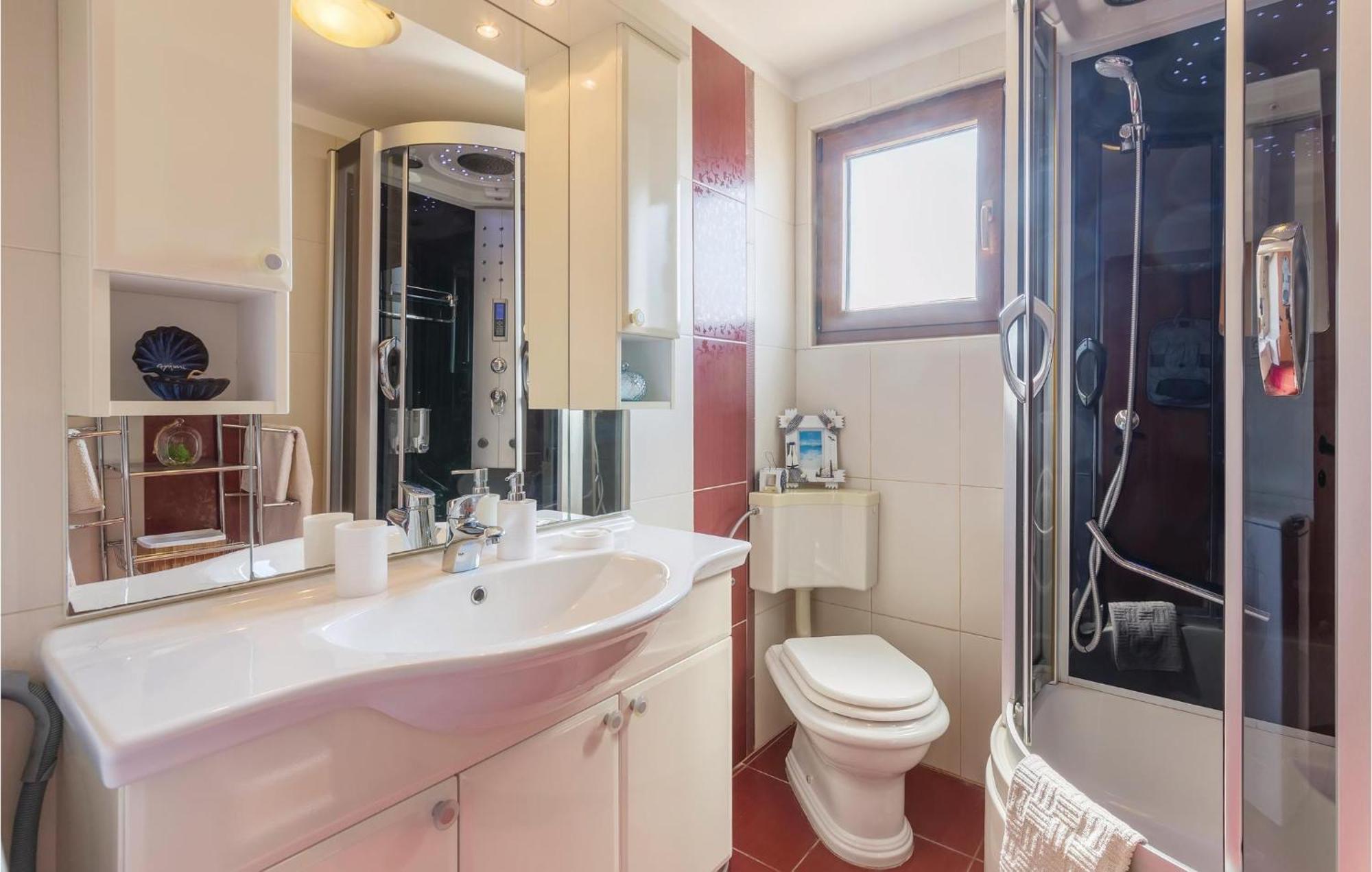 Pet Friendly Apartment In Koromacno With Wifi Dış mekan fotoğraf