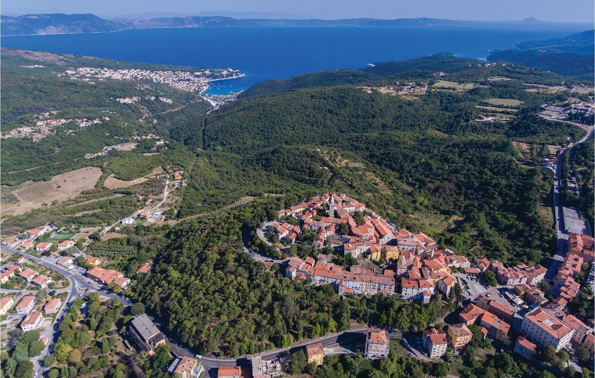 Pet Friendly Apartment In Koromacno With Wifi Dış mekan fotoğraf